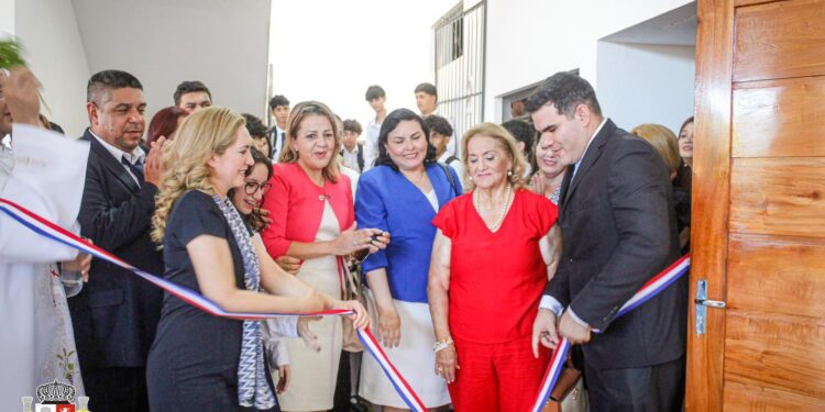 INAUGURAN NUEVAS AULAS EN COLEGIO NACIONAL DE VILLARRICA