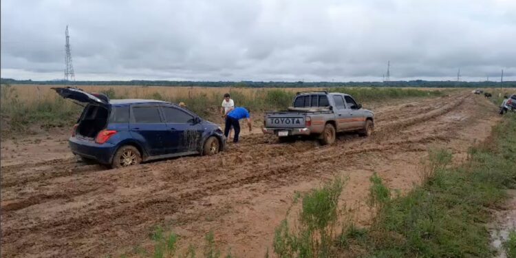 Municipalidad realizó trabajos en el camino a Tororõ
