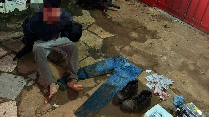 APREHENSIÓN DE PERSONA EN FLAGRANTE COMISIÓN DE HECHO PUNIBLE DE HURTO AGRAVADO EN UN LOCAL COMERCIAL