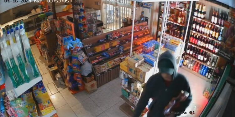 SUPUESTO ROBO EN BARRIO SAN MIGUEL DE VILLARRICA