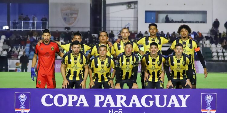 GUARANÍ SIGUE HACIENDO HISTORIA DICE EL DT CASTILLO