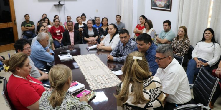 Salud y Economía trabajan con gremios para recategorizar y desprecarizar a sector de enfermería