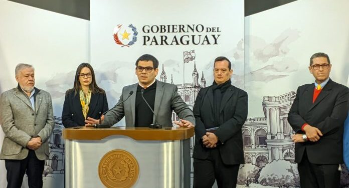 Gobierno analiza alternativas para resolver situación financiera del IPS y «oxigenar» a proveedores