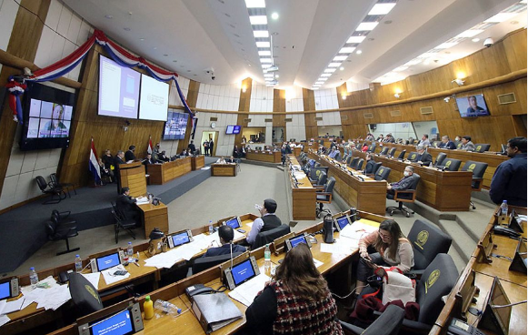 Diputados rechazaron propuesta de aumentar impuesto al tabaco