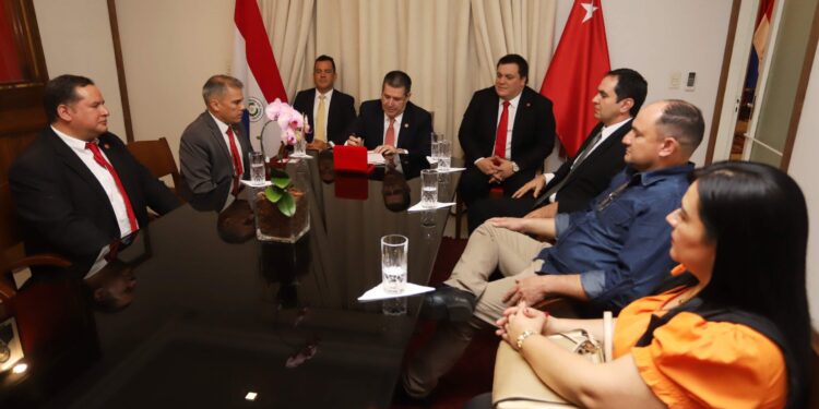 Liberales se pasan al Partido Colorado en Guairá