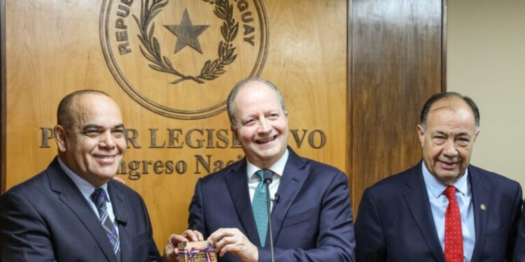 Ejecutivo presentó Prespuesto 2025, con aumentos en salud, educación, seguridad y programas sociales