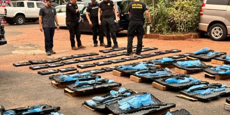 Operación Andina: detienen a 3 personas e incautan 49 fusiles y 70 pistolas en allanamientos