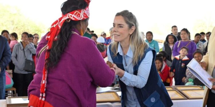 Primera dama preside en el Chaco celebraciones por el Día Internacional de la Mujer Indígena