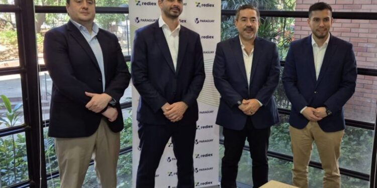Empresarios bolivianos aterrizan al país con un capital aproximado de USD 5 millones
