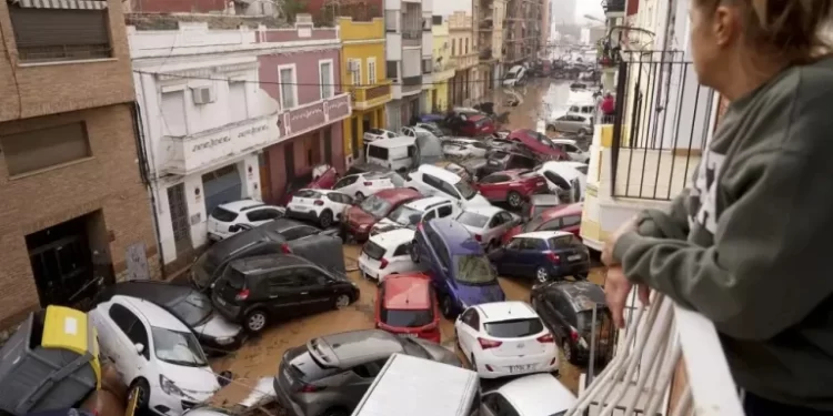 Cancillería monitorea asistencia a paraguayos afectados por inundaciones en Valencia
