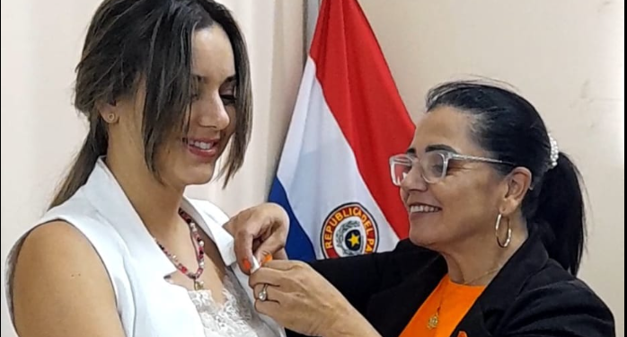 Entregaron lazos naranja en la Junta Departamental