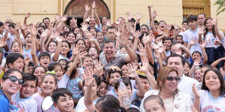Presidente entrega aportes y ratifica compromiso de promover el desarrollo de Concepción