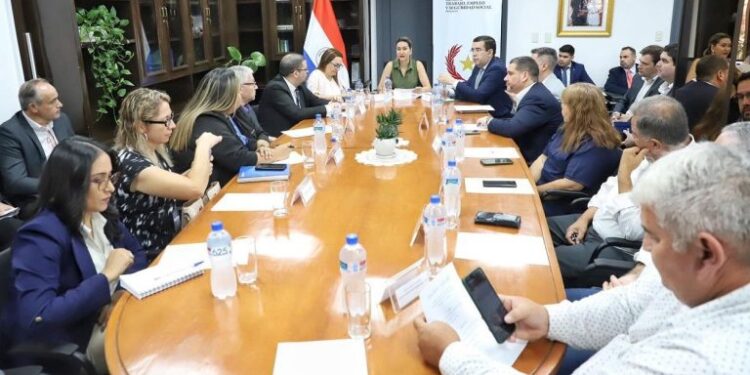 Garantizan protección del aguinaldo en mesa de diálogo liderado por Ministerio de Trabajo