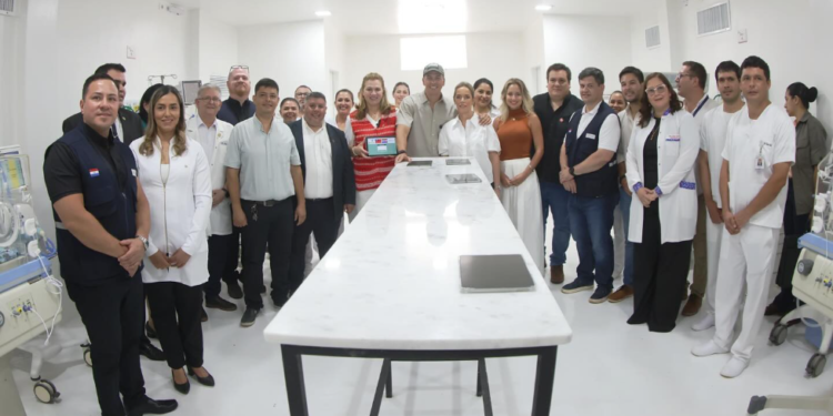 Peña inaugura terapia infantil en Villarrica y se compromete a mejorar la atención médica en todos los distritos del país