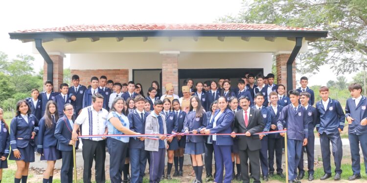 Gobernación de Guairá sigue inaugurando obras en instituciones educativas