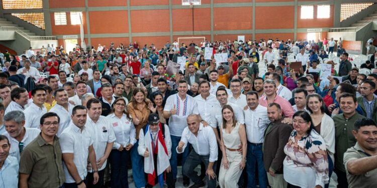 En histórico acto en Coronel Oviedo, unas 750 familias regularizan sus títulos de propiedad