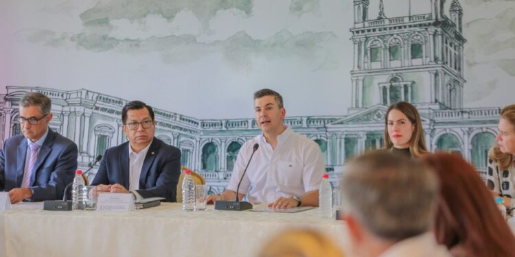Gabinete Social identifica proyectos de desarrollo para integrar a la clase media al crecimiento económico