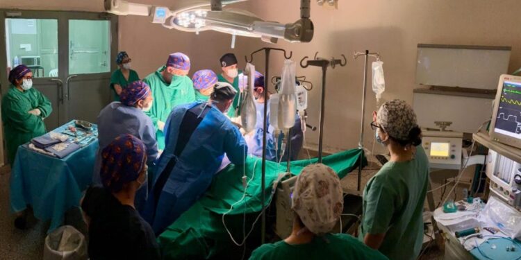 Histórico avance médico: realizan con éxito primera cirugía cerebral fetal en el Hospital de Clínicas