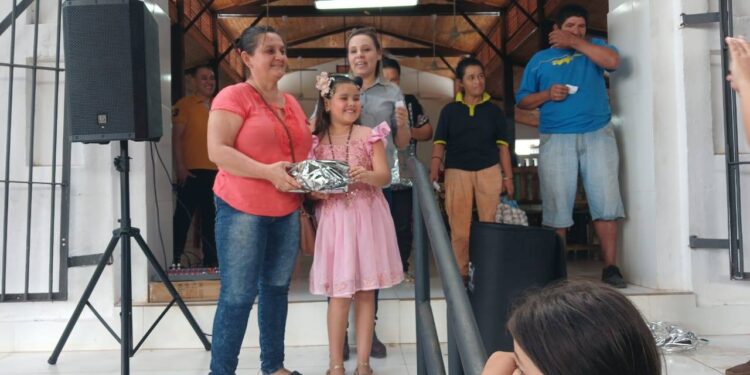 Día de la madre con trabajoras del Mercado N°1 de Villarrica