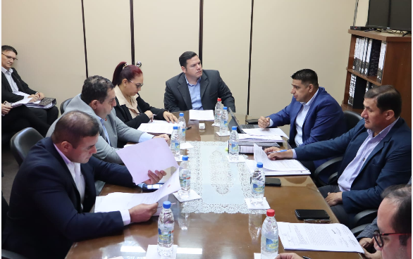 Cartismo impone mayoría en comisión y aprueba dictamen para intervenir la Municipalidad de CDE