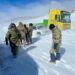 Rescatan a camioneros paraguayos varados por tormenta de nieve en Atacama
