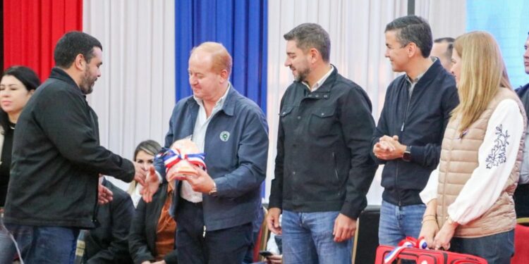 Itapúa se beneficia con millonarios aportes entregados por Peña