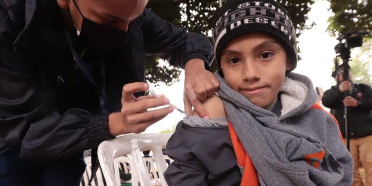 Preocupa bajo porcentaje de vacunados ante el aumento de cuadros respiratorios