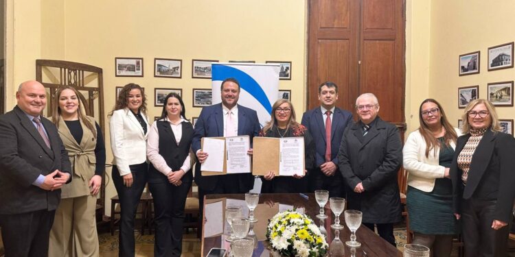 Consejo Directivo del Colegio de Abogados de Villarrica recibió a sus pares  del Colegio de Abogados del Alto Paraná