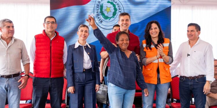 Viviendas y aportes sociales benefician a pobladores de Paraguarí