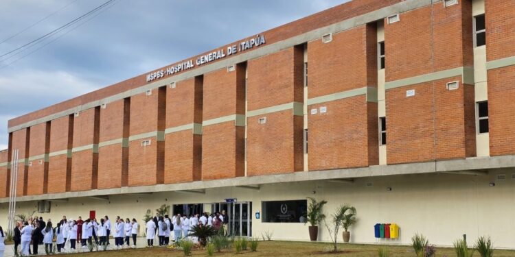 Consultorios del nuevo hospital de Itapúa ya atienden masivamente a pacientes