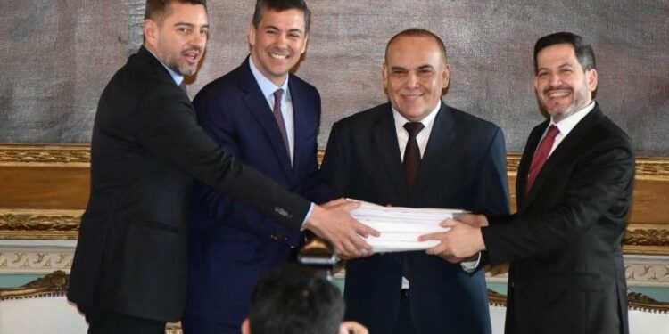 Ejecutivo presenta paquete de leyes para «transformar el Estado paraguayo»
