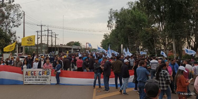 Docentes volvieron a movilizarse hoy