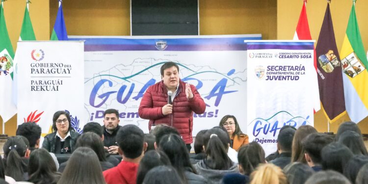 Gobernación entregó 200 becas