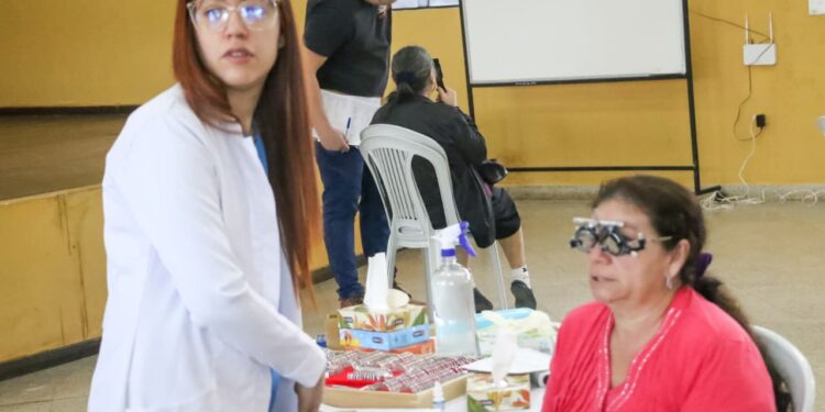 Atención oftalmológica en la Gobernación de Guairá