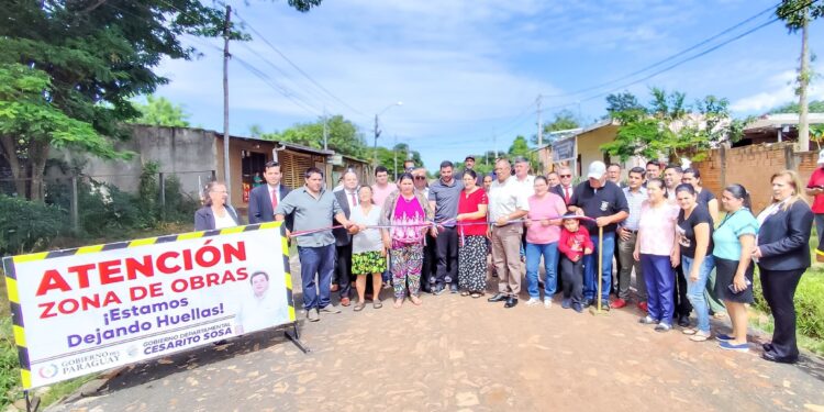 Gobernación volvió a inaugurar empedrados