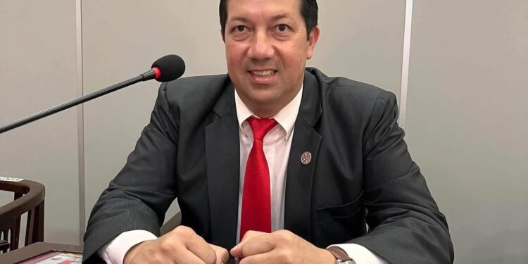 Abogado Toledo denunció persecuciones políticas