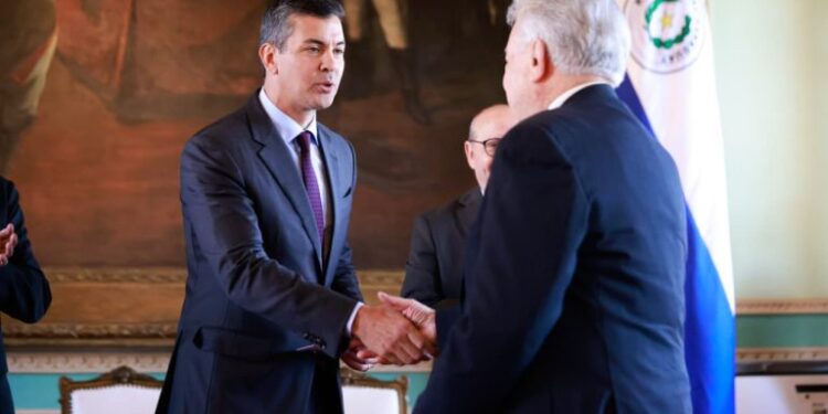 Peña resalta riqueza y potencial de la literatura paraguaya al entregar Premio Nacional de Literatura 2025