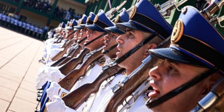 Presidente encabezó egreso de 96 cadetes que se integran plenamente a las Fuerzas Armadas de la Nación