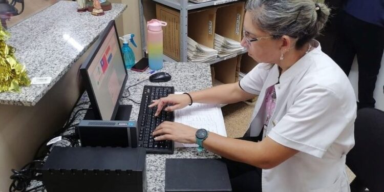 Sistema HIS llega a 1.158 servicios de salud de 18 regiones, desde su implementación en el 2017