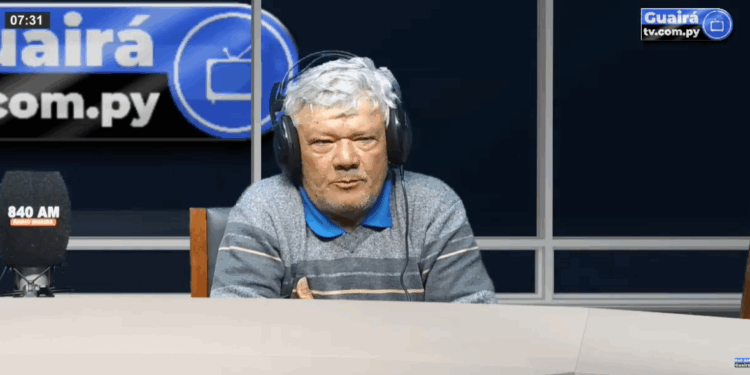 Ex obreros de Itaipu siguen exigiendo cobrar beneficios