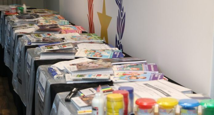 Ministro Ramírez destaca avance en kits escolares y mejoras en infraestructura educativa