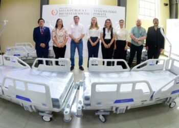 Fortalecen terapias y urgencias con entrega de camas eléctricas a hospitales públicos