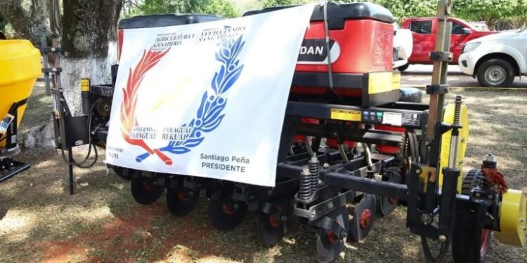 MAG impulsa producción en Caazapá con inversión superior a G.1388 millones en implementos agrícolas