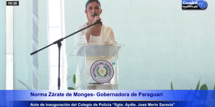 Asunción, Agencia IP.- El presidente de la República, Santiago Peña, encabezó este viernes el acto de inauguración de la filial del Colegio de Policía “Sgto. Aydte. José Merlo Saravia”, en la ciudad de Paraguari, mediante un trabajo articulado entre el Gobierno Central y departamental, que realizó una importante inversión en la infraestructura de la nueva filial.