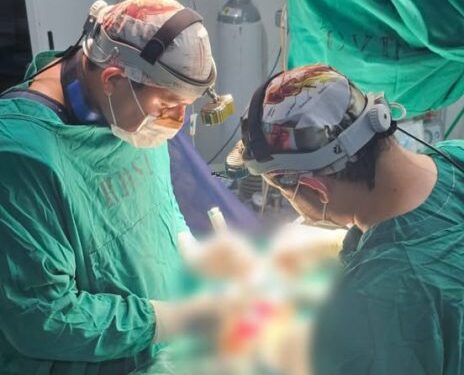 En San Ignacio, realizan cirugía compleja a paciente de 45 años que sufrió una fractura vertebral