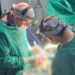 En San Ignacio, realizan cirugía compleja a paciente de 45 años que sufrió una fractura vertebral
