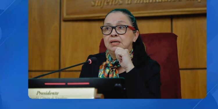 SENADORA YOLANDA PAREDES CRITICA ACUERDO SOFA Y EXHORTA A RENUNCIA DE SENADOR CONDENADO