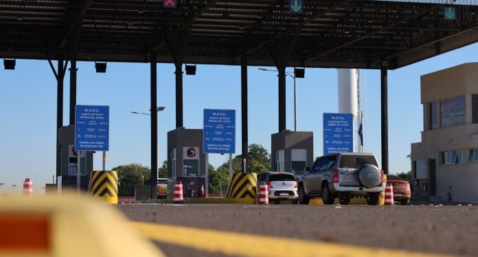Obras Públicas implementará medidas para agilizar circulación en los puestos de peaje