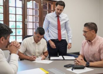 Peña nombra nuevo presidente de Petropar, dando misiones claras en la institución y con el sector cañero