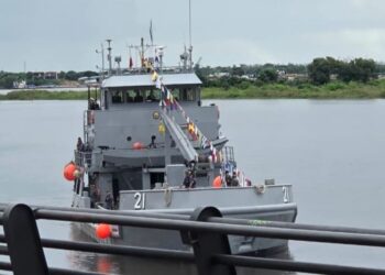 Migraciones facilita controles a tripulación de buques internacionales en Asunción